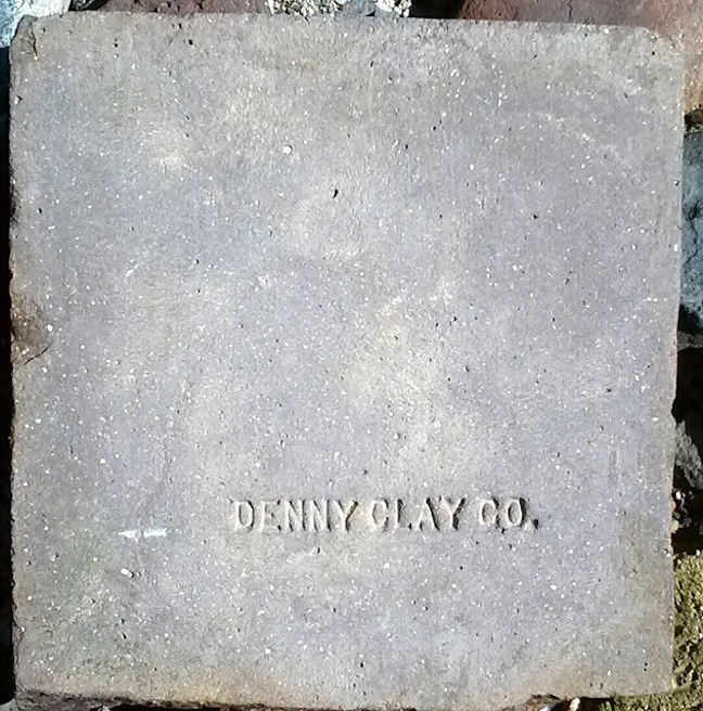 Marked face of the Denny Clay Co. refractory block
